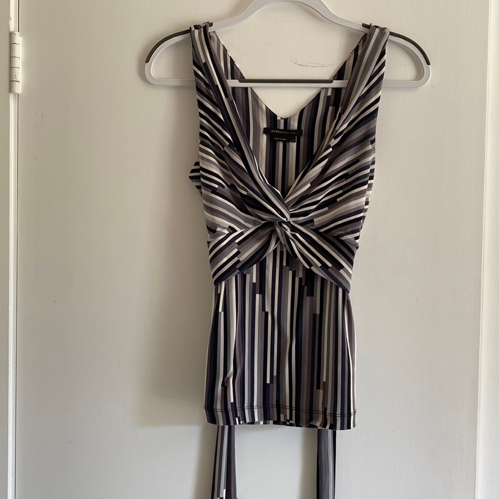 BCBG top